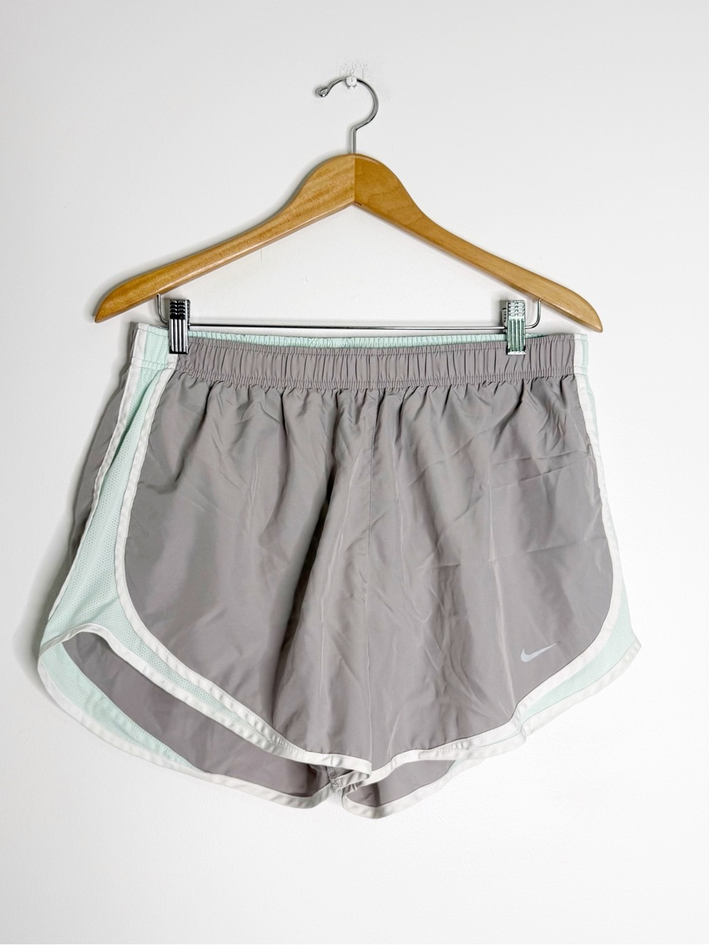 Nike Tempo Women’s Dri-FIT Running Shorts Gray Mint Size XL 3” Inseam